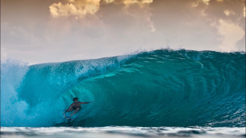 Mason Ho y Luke Swanson en Desert Point