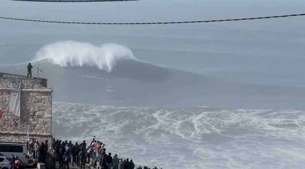 Big Waves Nazare