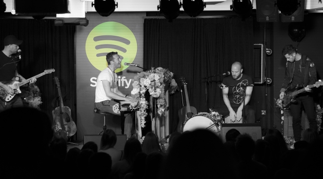 coldplay-spotify-london-2016-billboard-1548