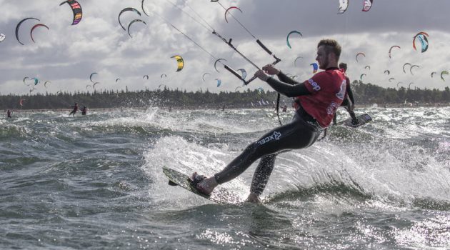 a-competitor-in-action-at-red-bull-coast-2-coast-2015-kiteboarding-race