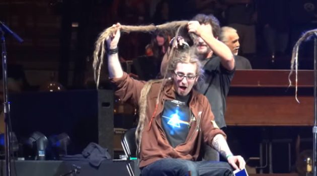 eddie vedder corta rastas
