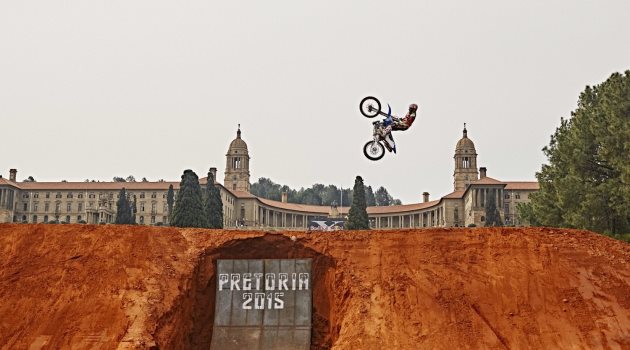 red-bull-x-fighters-2015-pretoria-thomas-pages-victoria